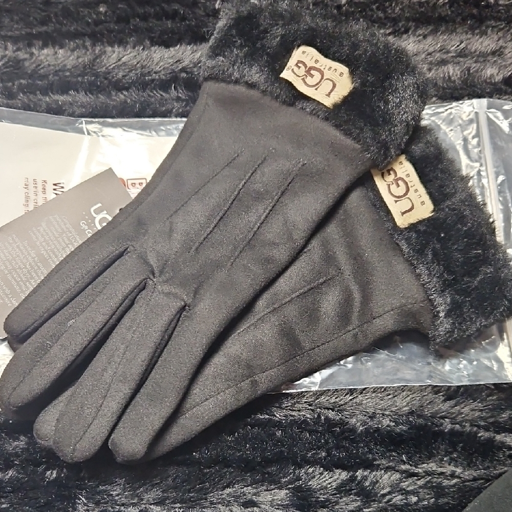 UGG Charcoal Fur-Trimmed Gloves